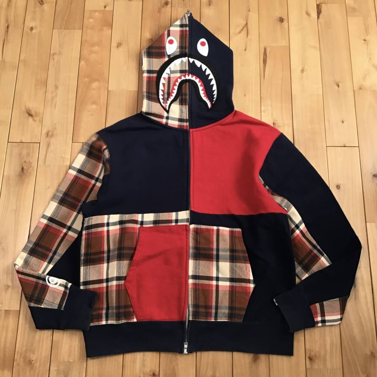 アベイシングエイプ ラブジェネチェックシャークパーカー A BATHING