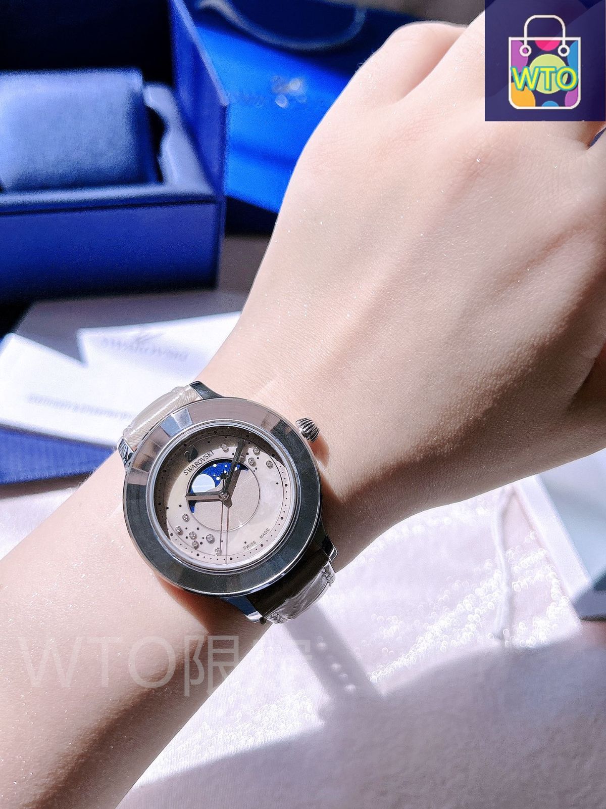 【SALE】スワロフスキー 時計(箱無し) SWAROVSKI - スワロフスキー時計白箱無しの通販 by さ's shop