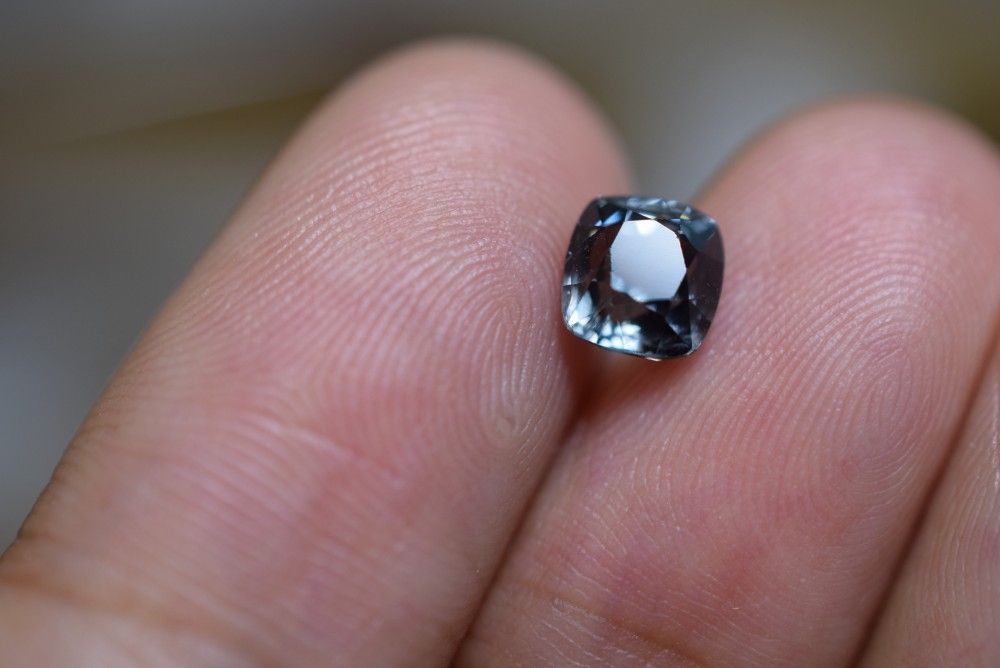 【お値下げ】【新品未使用】グレースピネル　ルース グレースピネルルース1ct grey spinel ネックレス・ペンダント