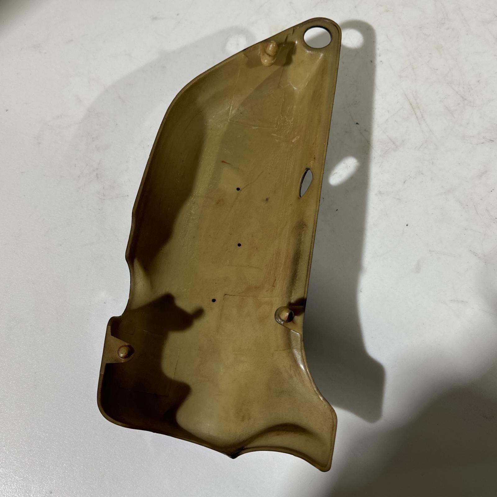 KAWASAKI Z1 サイドカバー 左側