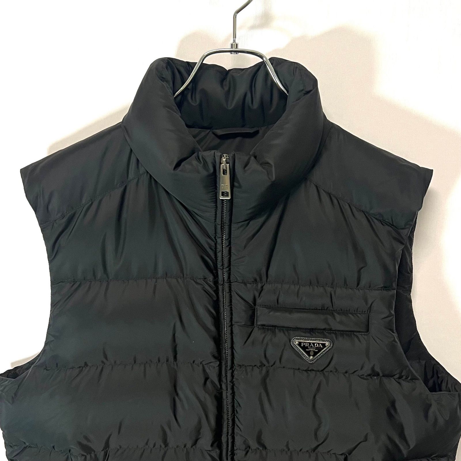 PRADA プラダ キルティングダウン ベスト 三角ロゴプレート ブラック