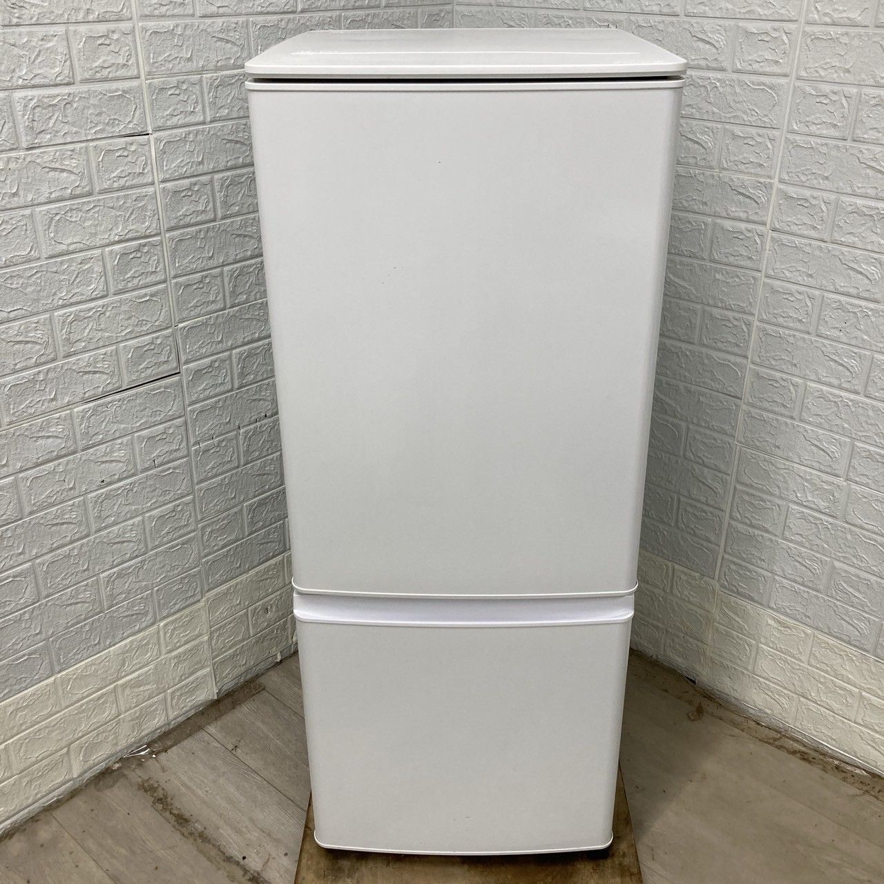 C7519☆2023年製美品☆アクア 冷蔵庫 赤 レッド 自動霜取り