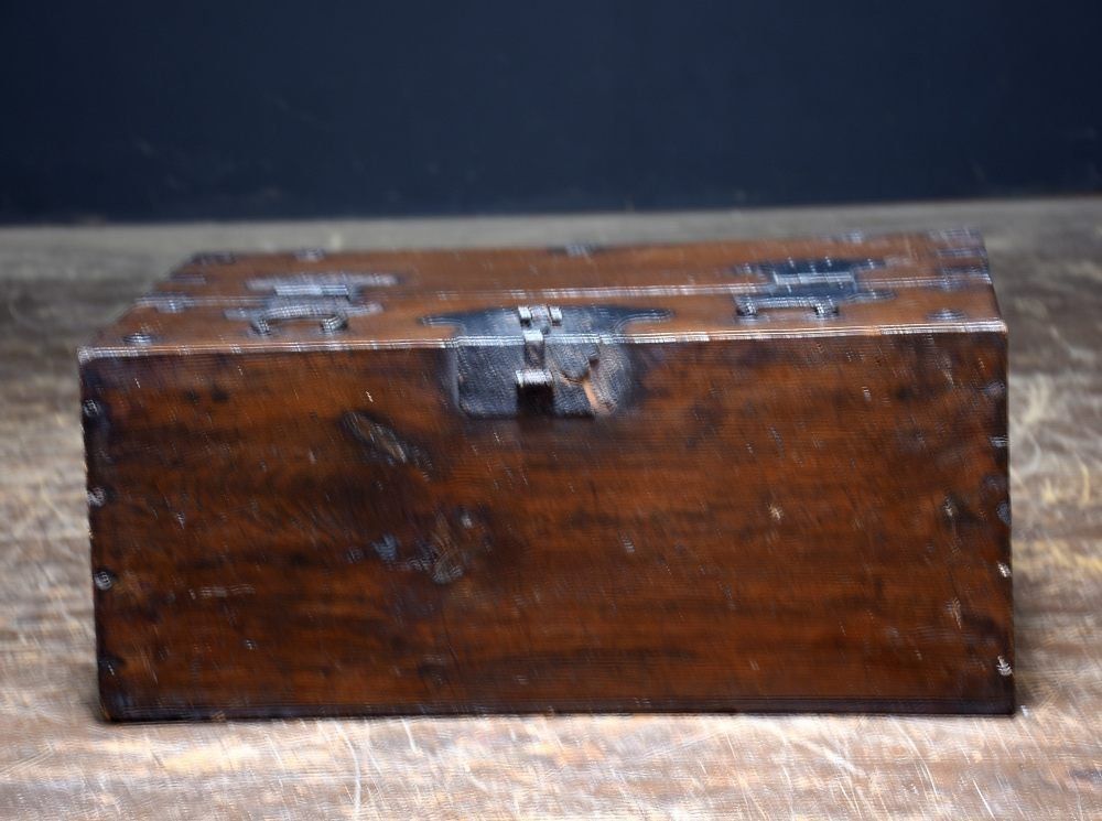 蔵A5456b 朝鮮古美術 松造 鉄金具 バンダジ 李朝家具 小ぶり WWW_IBETON_RU