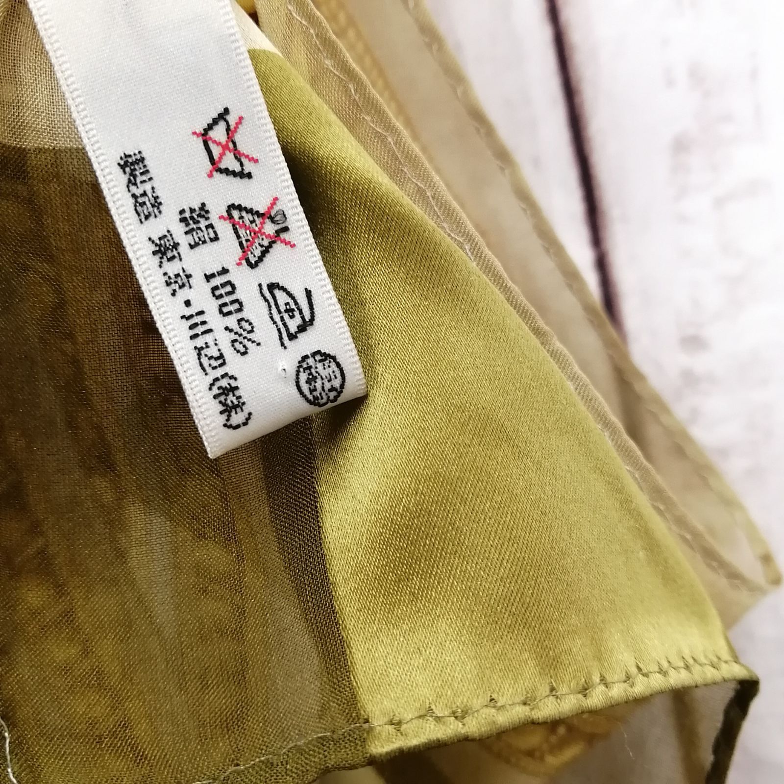イブサンローラン　大判スカーフ　シルク100% 美品】 YSL イヴ サンローラン スカーフ シルク100％ 大判 イブ
