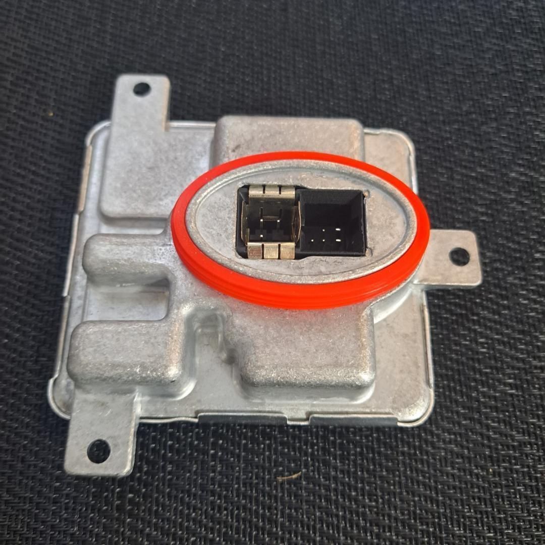 発送 OEM BMW ヘッドライトバラスト 1 2 3 5 7シリーズ 1 2 3 5 7シリーズ F20 F22 F23 F87 E90 E91 F10 F11 F07 F01 F02 F04