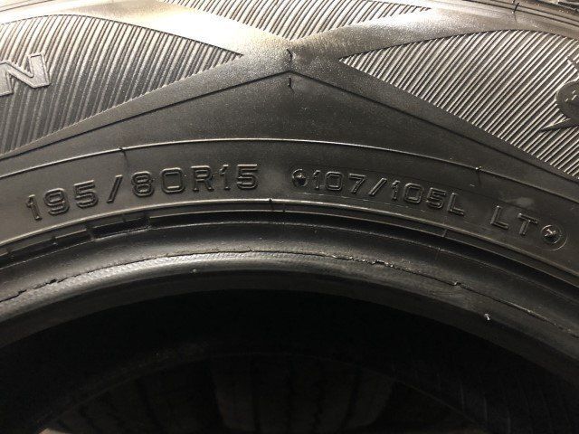 DUNLOP WINTER MAXX SV01 195/80R15 107/105N LT 15インチ スタッドレス 4本 21年製 ハイエース キャラバン等　(KTO097)