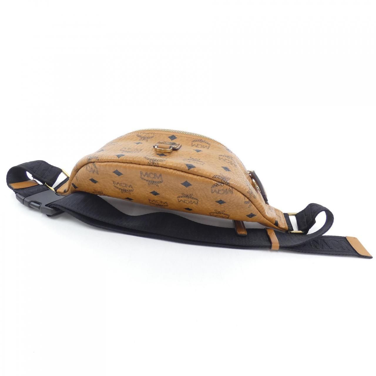 MCM エムシーエム ウエストバッグ オリーブ グリーン Medium Crossbody Pouch in Visetos Original Green | MCM ®US