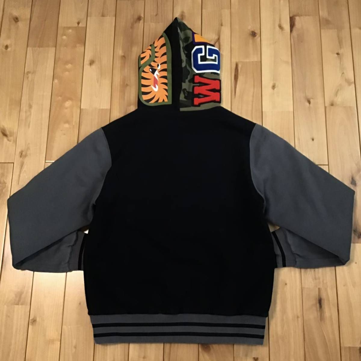 中綿キルティング シャーク パーカー Mサイズ 1st camo shark full zip  