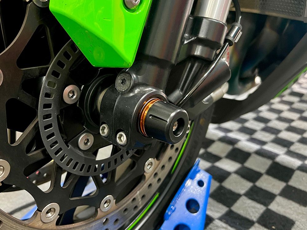 NINJA ZX-10R/RR/SE フロント アクスルスライダー 青 SNIPER