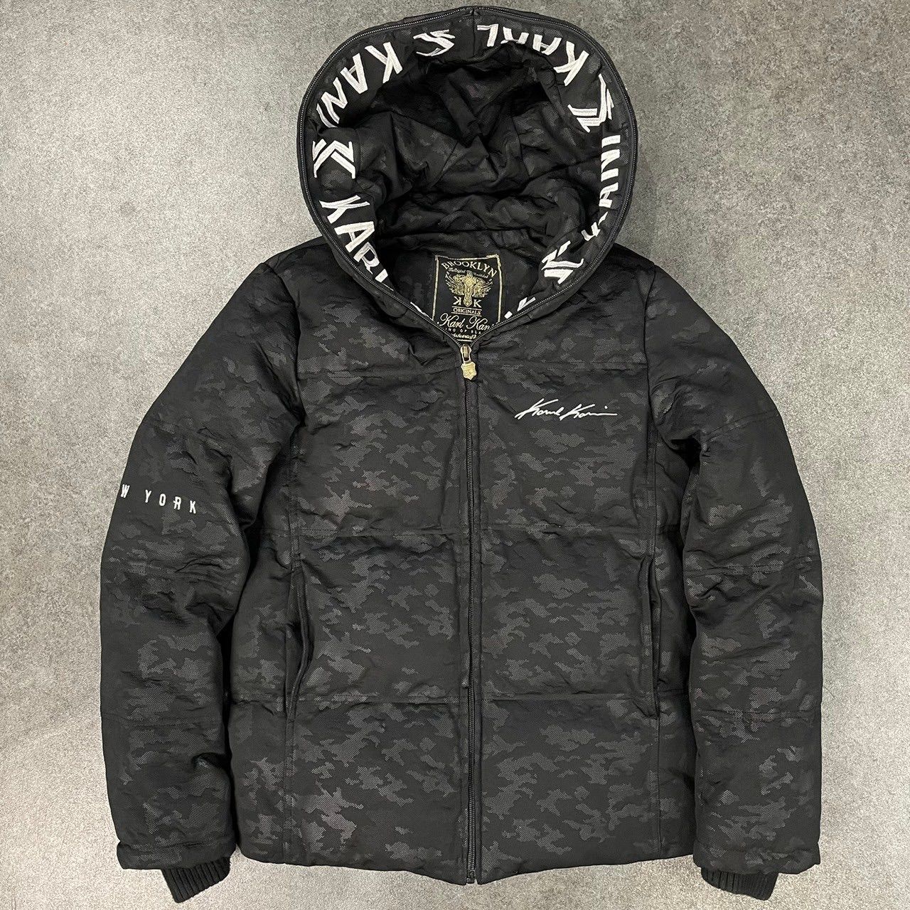 KARL KANI カールカナイ カモフラ ロゴ入り ダウンジャケット XL 