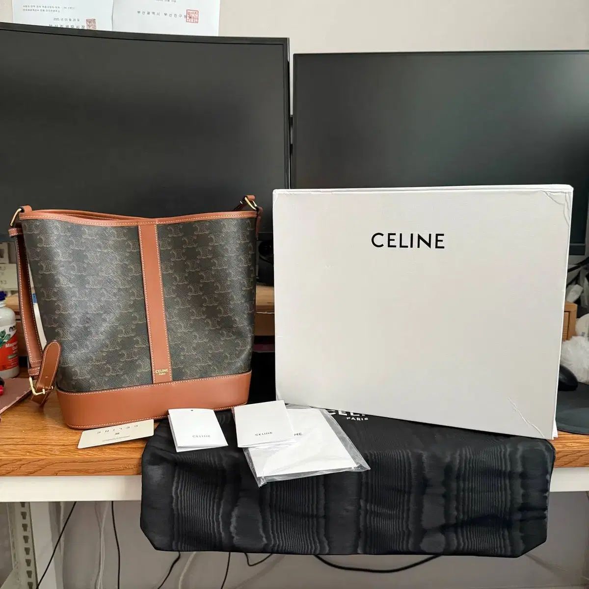 CELINE トリオンフ フレーム ミディアム バッグ ミディアム トリオンフ フレーム ショルダーバッグ ブラック 黒