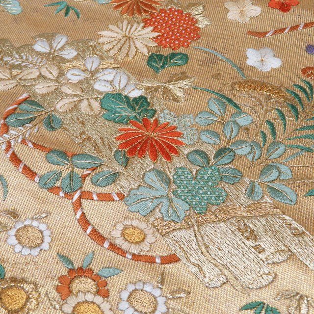 袋帯 中古 正絹 三通 刺繍 花の図 花筏 蝶 引箔 多色 金 A1206