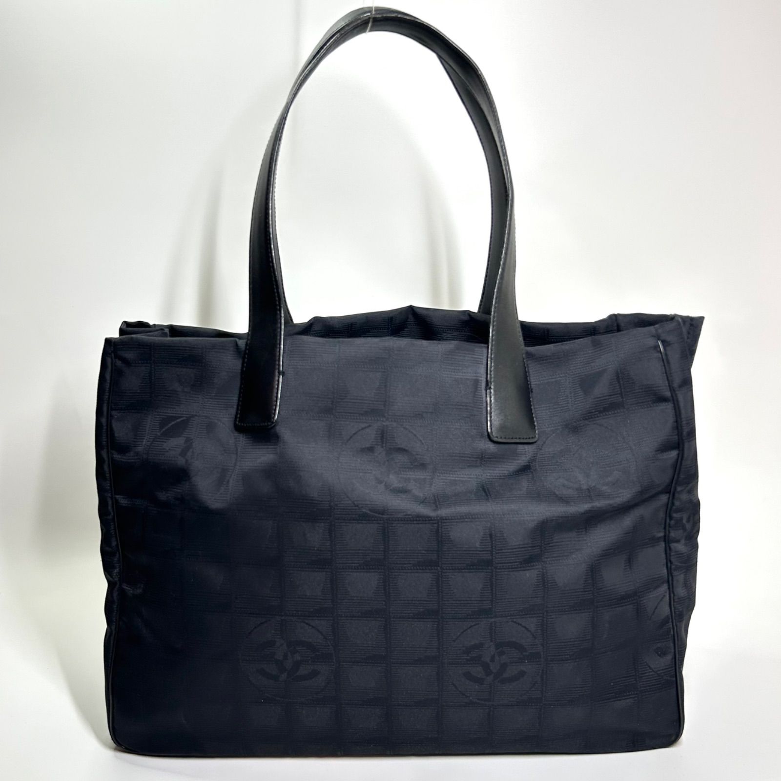 CHANEL シャネル ニュートラベルライン トートMM ブラック