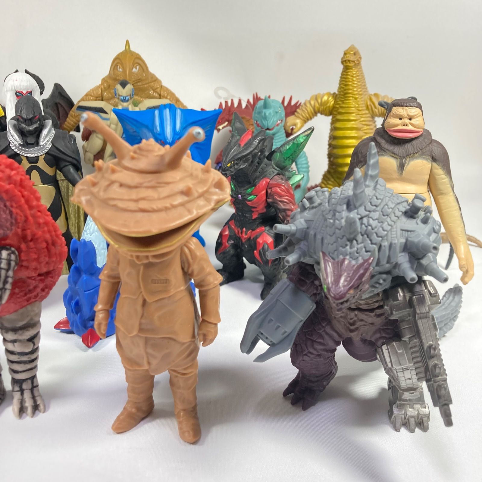 ウルトラマン　ソフビ　フィギュア　まとめ売り ウルトラマン ソフビ フィギュア まとめ売り - メルカリ