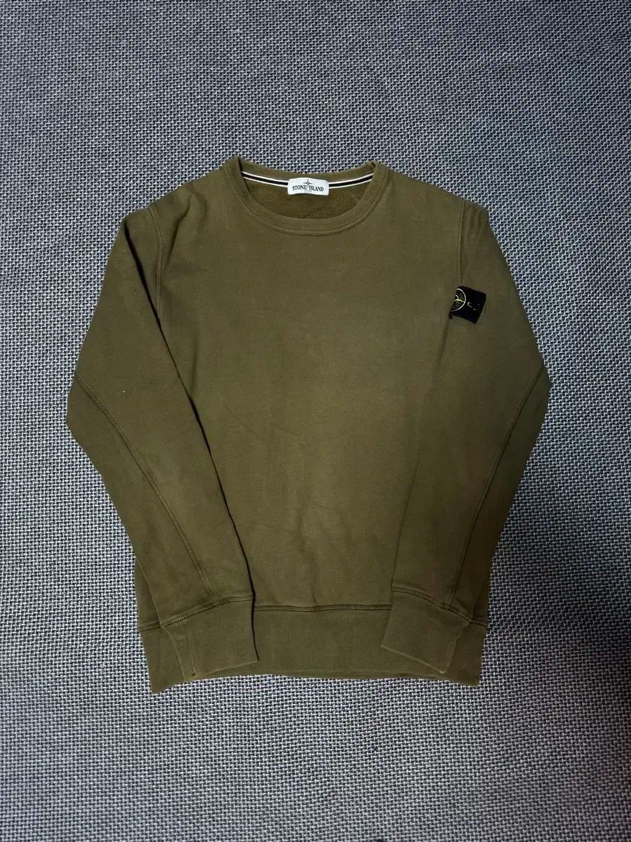 【雷市場（ポンジャン）商品韓国直送】 L STONE ISLAND(ストーンアイランド) パーカー