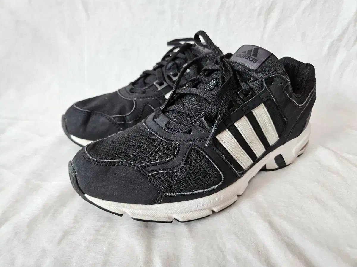 【雷市場（ポンジャン）商品韓国直送】 adidas(アディダス) イクイップメント 10 スニーカー 260