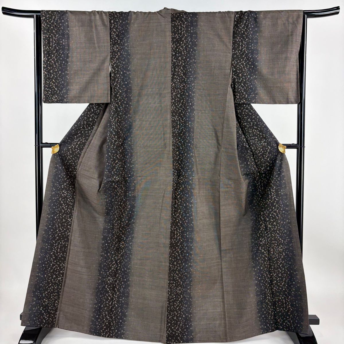 紬 身丈166cm 裄丈66cm M 袷 幾何学 縞 焦茶色 正絹 秀品 【中古  