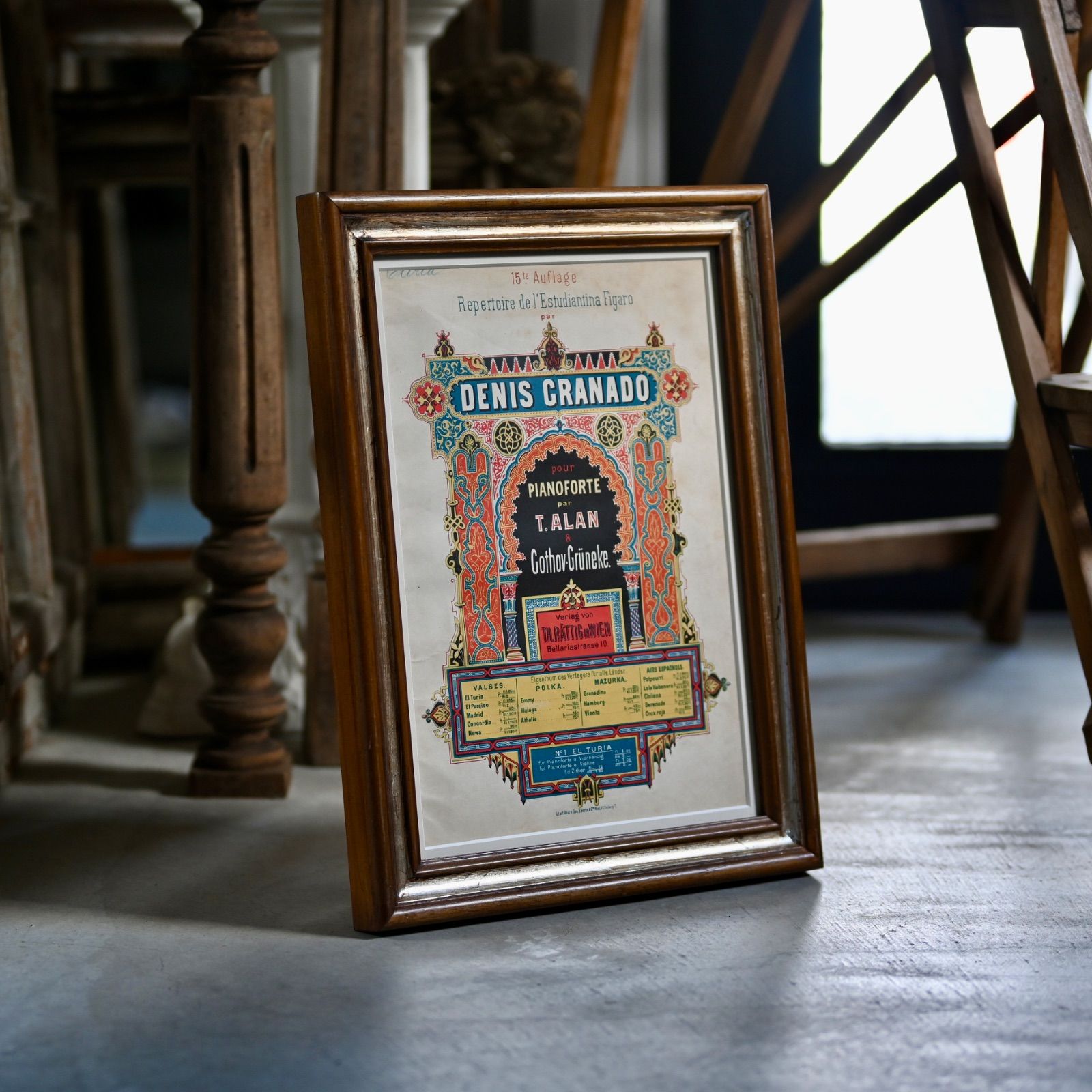 ヴィンテージフレーム「フィガロ学生音楽団」アンティーク楽譜集の1