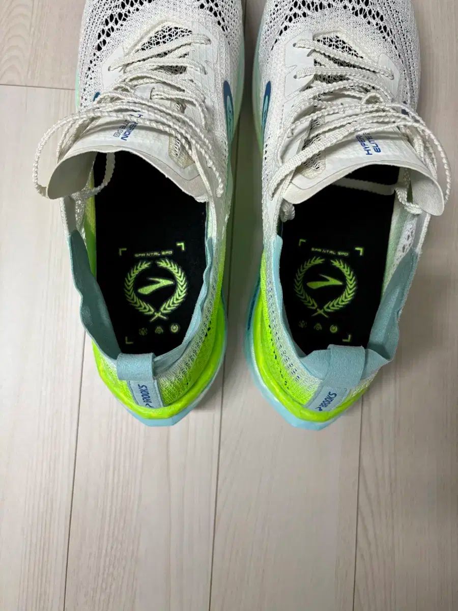 HyperionElite4 PB (ハイペリオンエリート4 PB）25.5cm BROOKS