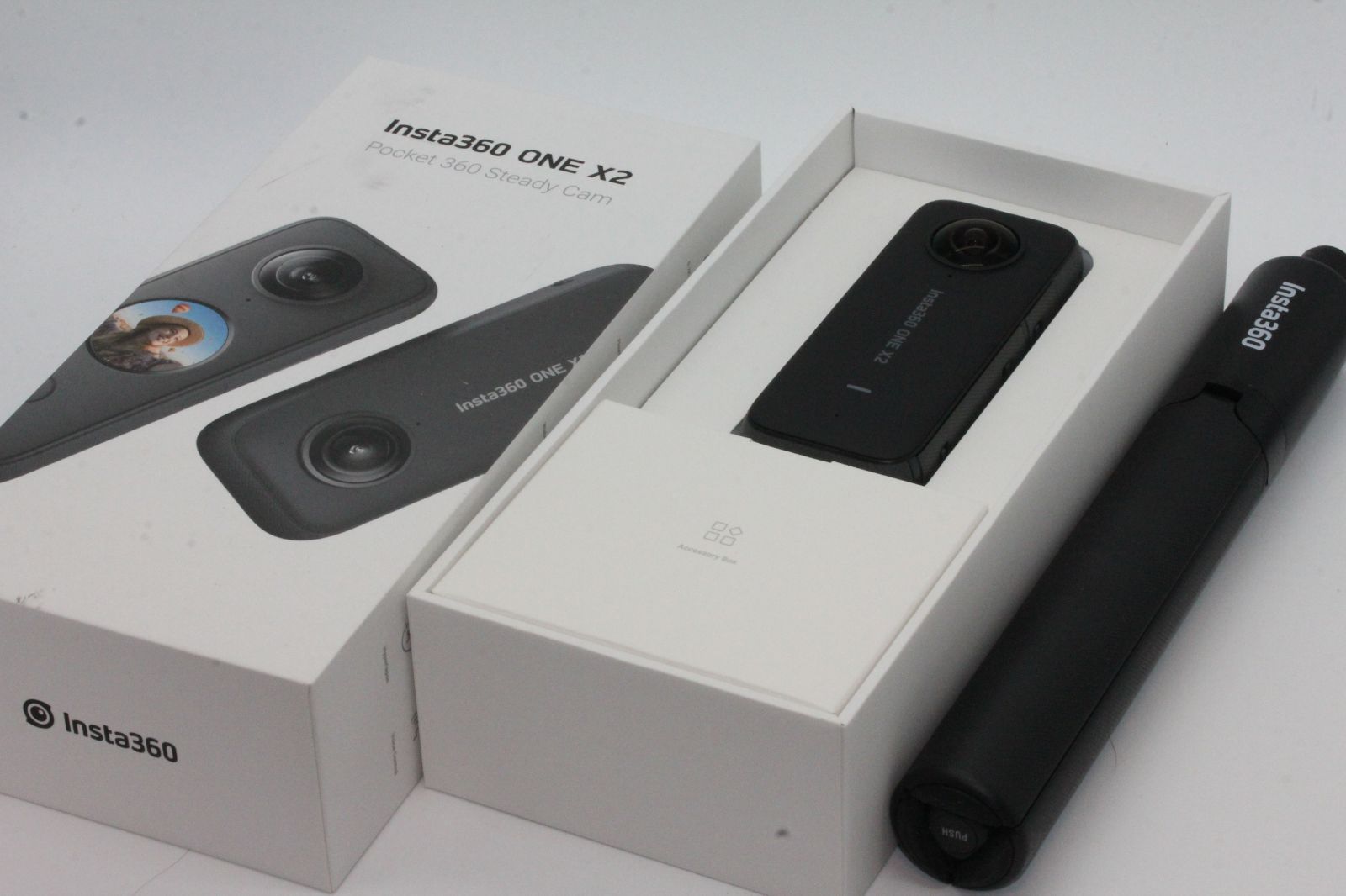 激安先着 極上品 Insta360 ONE X2 通常版-インスタ360 自撮り棒付き