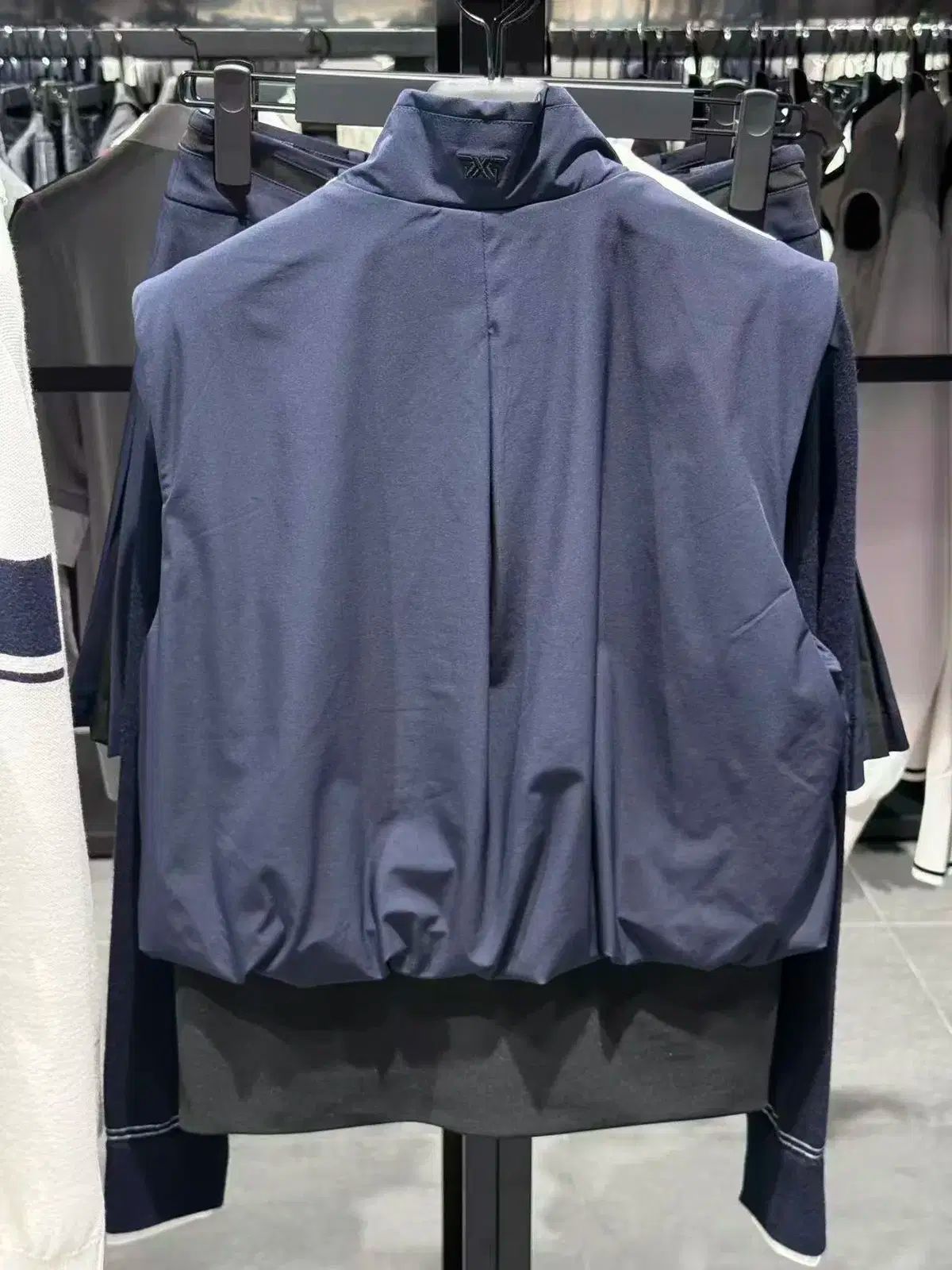 レディーストップス015