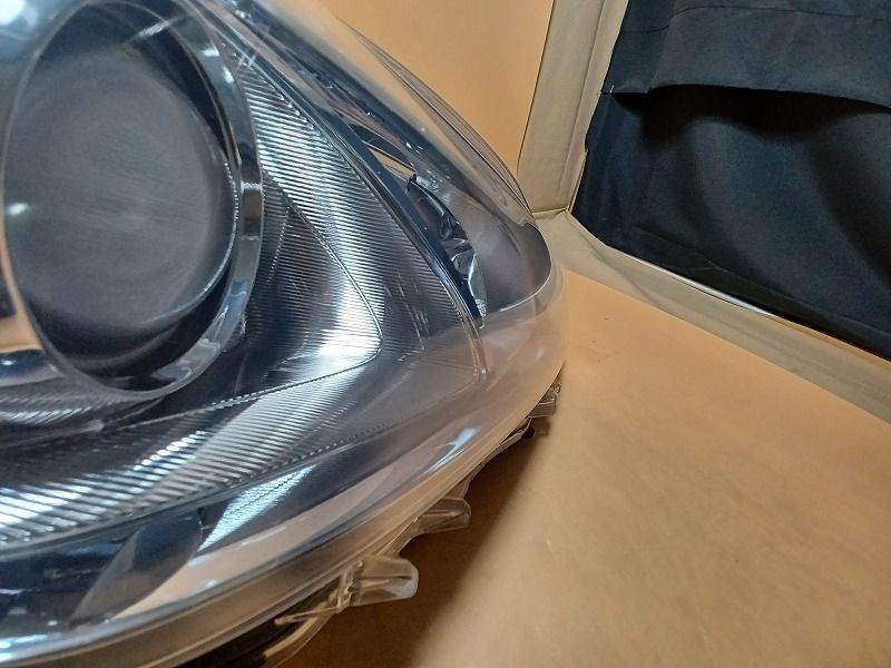 コーティング済 プリウス ZVW30 右ヘッドランプ ヘッドライト S コイト 47-29 81110-47231 070 FFCRYSTALESIA_COM