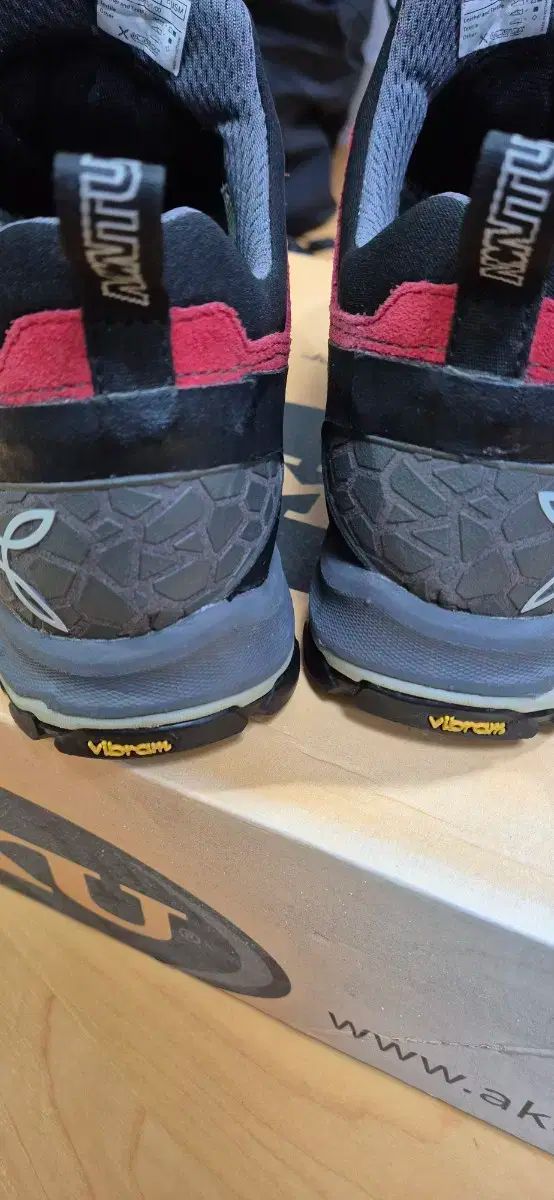 送料無料、超特価商品。 MONTURA モンチュラ ヤル メンズ 登山靴 260