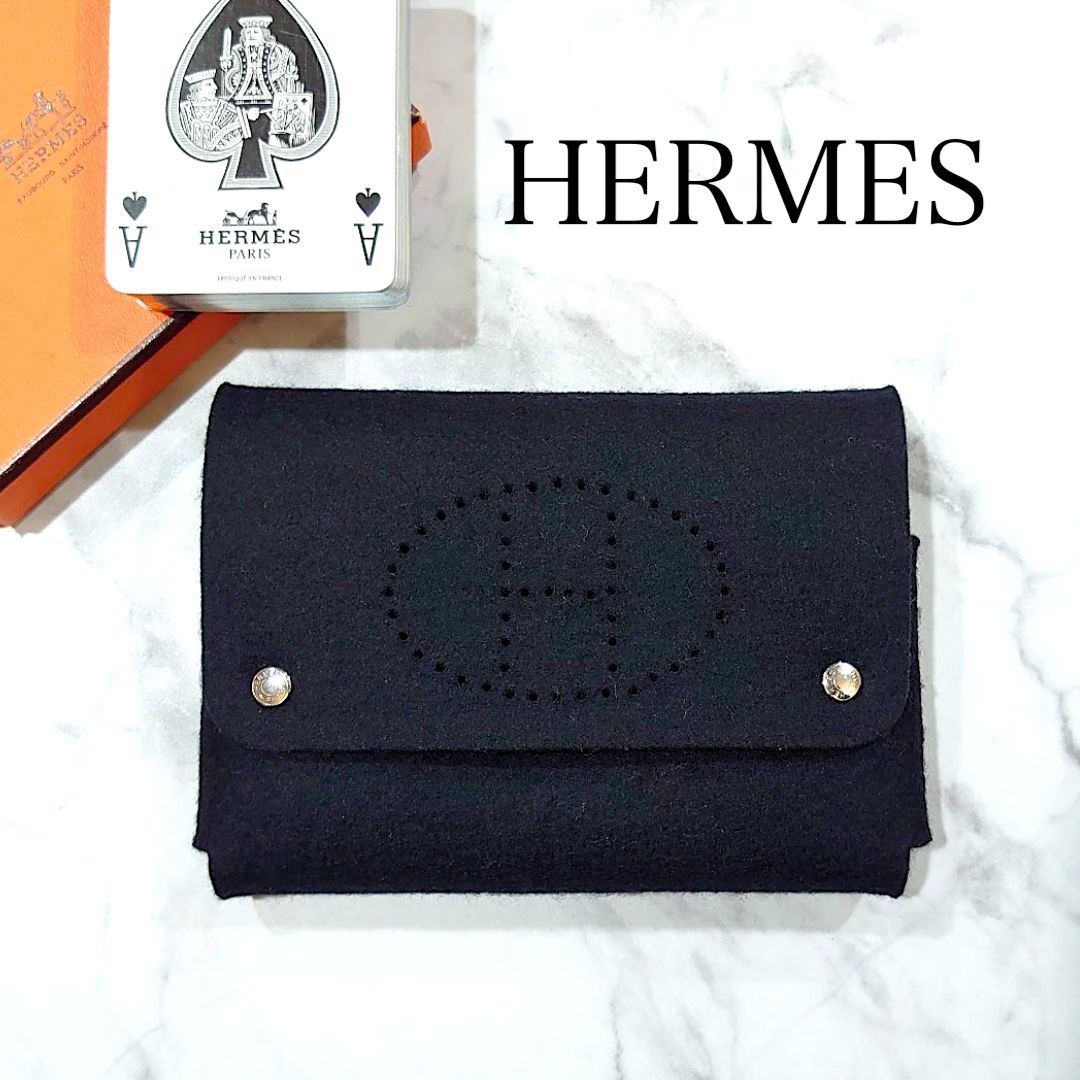 HERMES エルメス Hロゴ パンチング エテュイカルトGM トランプケース マルチポーチ マルチケース エブリン エヴリン フェルト ブラック 黒  シルバー金具 - メルカリ