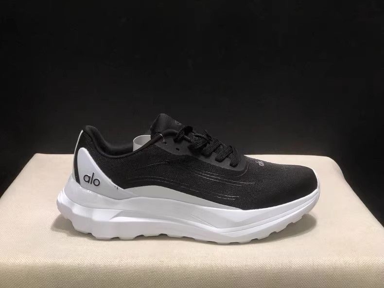 ALO Yoga Alo Runner ランニングシューズ ホワイト 23cm 関税込【Alo Yoga】Alo Runner アロ ランナー スニーカー (ALO