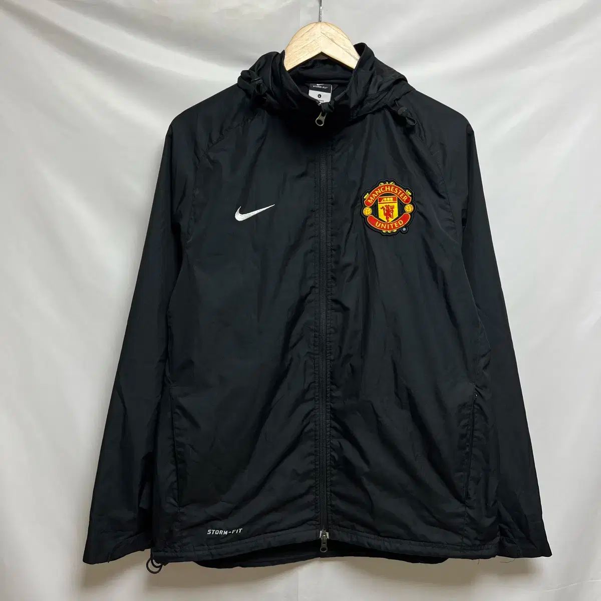 純正品/ L NIKE(ナイキ) マンU STORM-FIT（ストームフィット