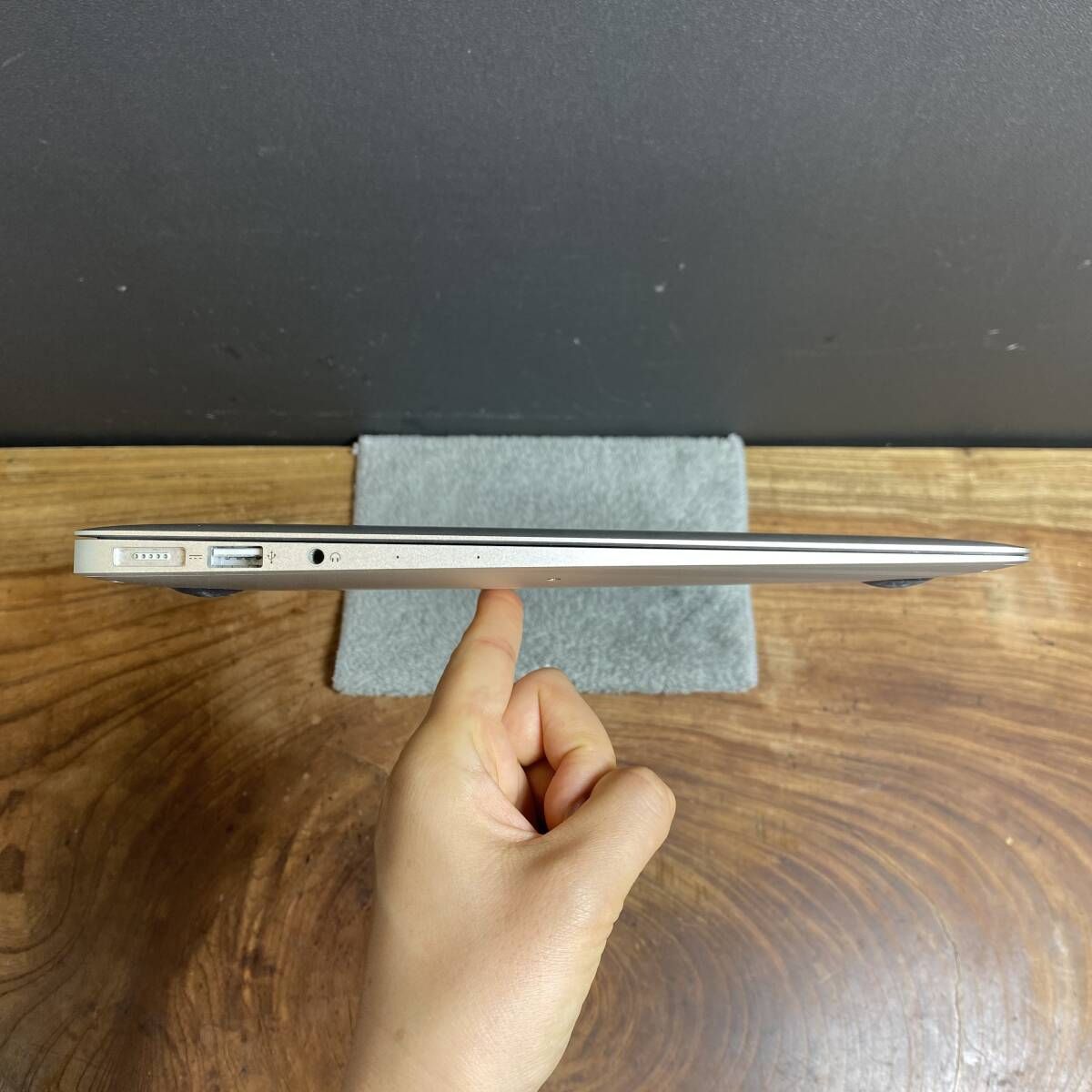 【美品】Macbook Air 2017 13インチ Office　おまけ付き Amazon.co.jp: 【整備済み品】Apple MacBook Air 2017(13インチ