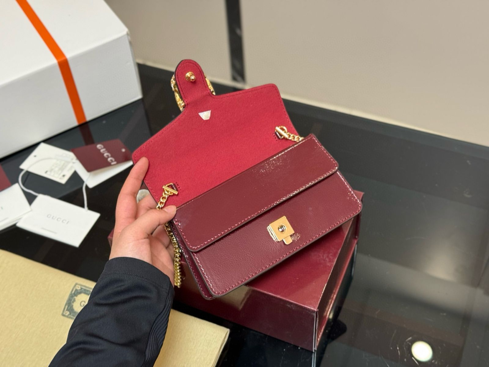 【関税＆送料込み】Gucci Dionysus Bag Gucci-GG Supreme Dionysus Bag - Couture Traders