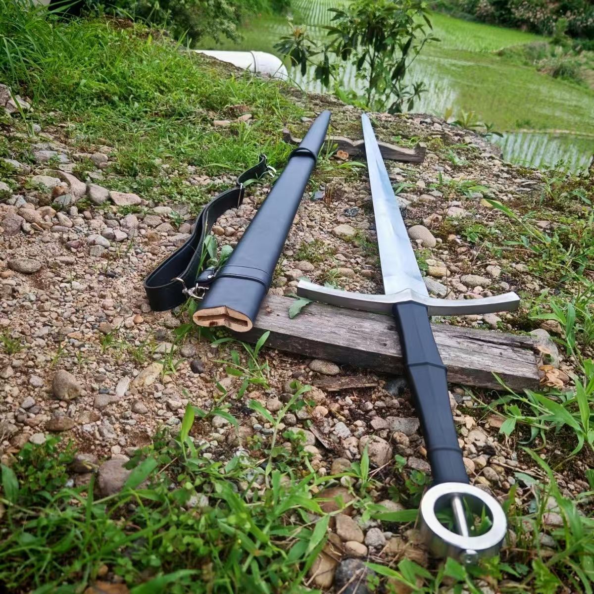 古兵器 武具 模造刀·模擬刀 Cosplay    西洋式の剣 超大判テールリング 両手西洋剣 十字軍剣 1/1 リプリカ 高
