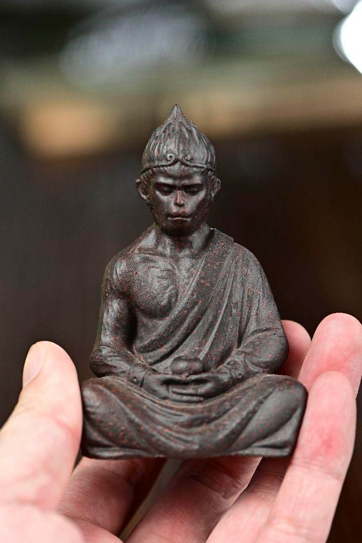紫砂 孫悟空 茶道具 極細工 工芸品 美術品  茶寵の置物 紫砂 孫悟空 茶道具 極細工 工芸品 美術品 茶寵の置物