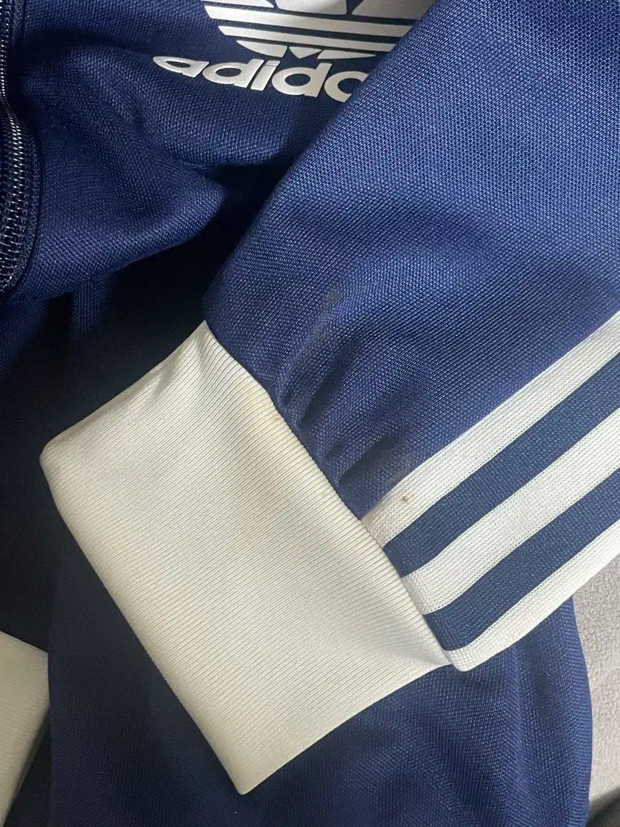 95 adidas アディダス BECKENBAUER ベッケンバウアー クラシック トラックトップス ダークブルー IY2222 GULLKHAN_COM