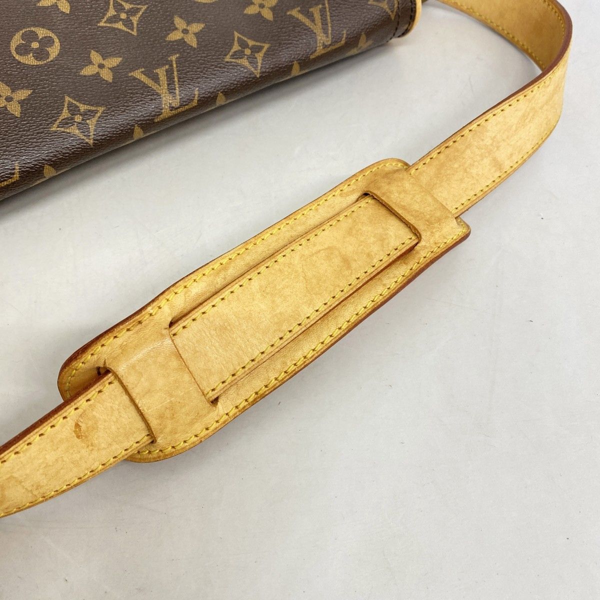 ショルダーバッグ