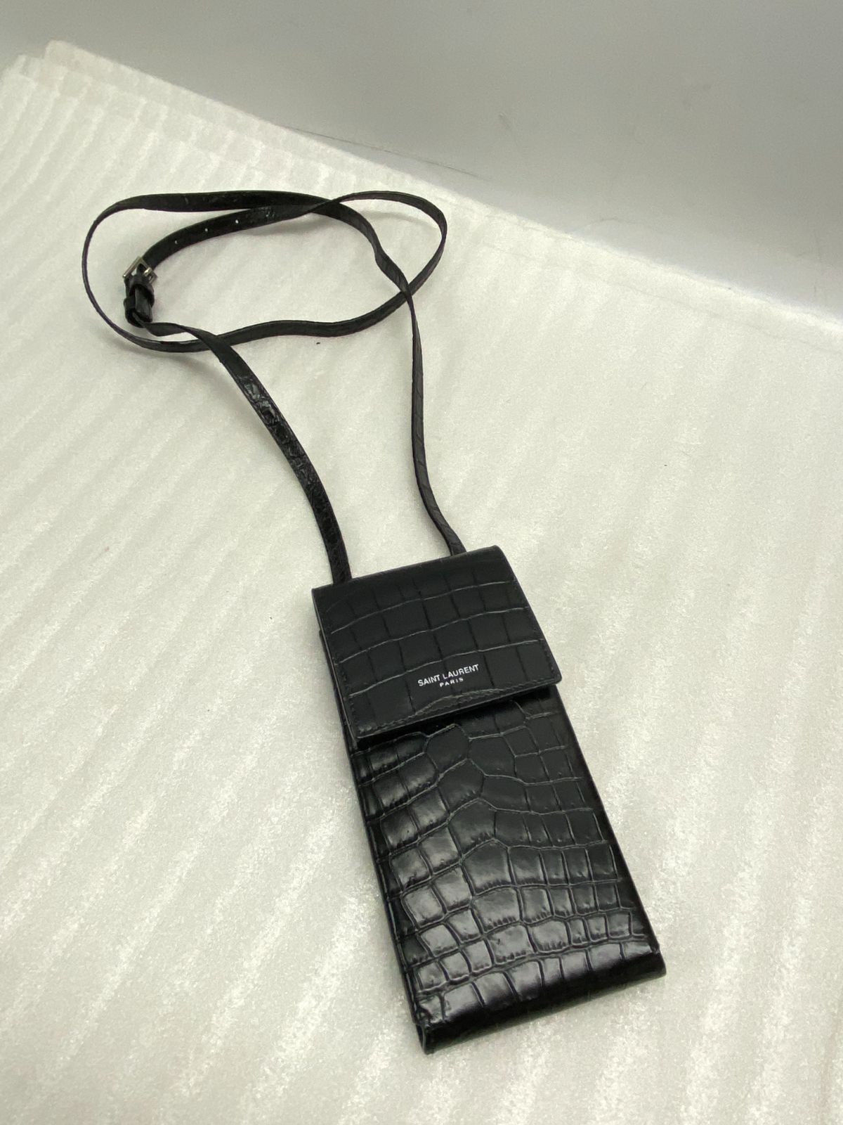 SAINT LAURENT◆直営/正規店◆クロコダイル型押し スマホケース SAINT LAURENT◇直営/正規店◇クロコダイル型押し スマホケース