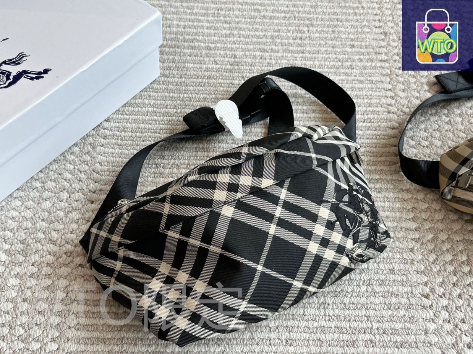 Burberry 8104910A5686 関税送料込 今日特価】Burberry バーバリー バックパック シリーズ 柔軟な