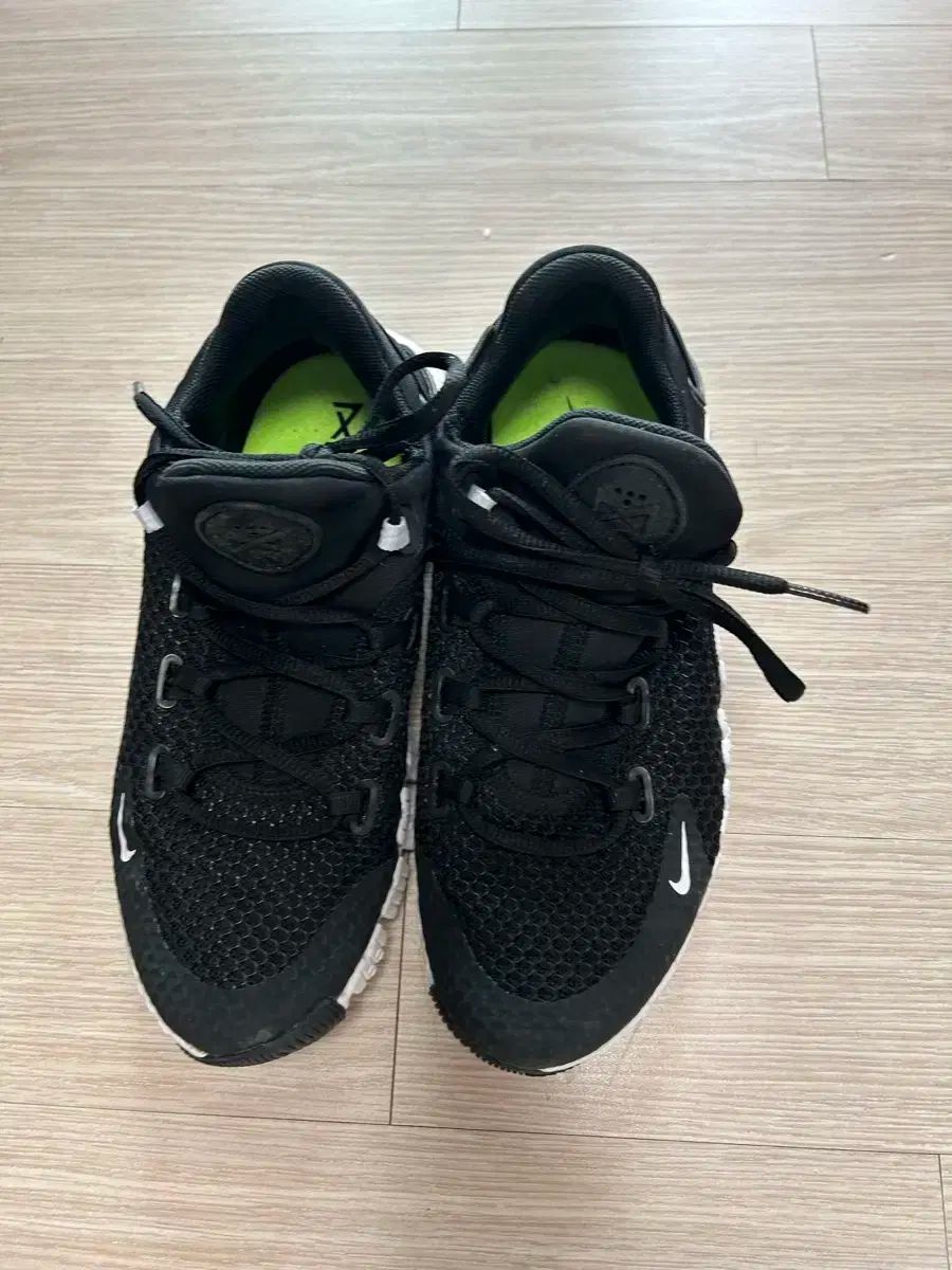【雷市場（ポンジャン）商品韓国直送】 NIKE(ナイキ) 靴 230