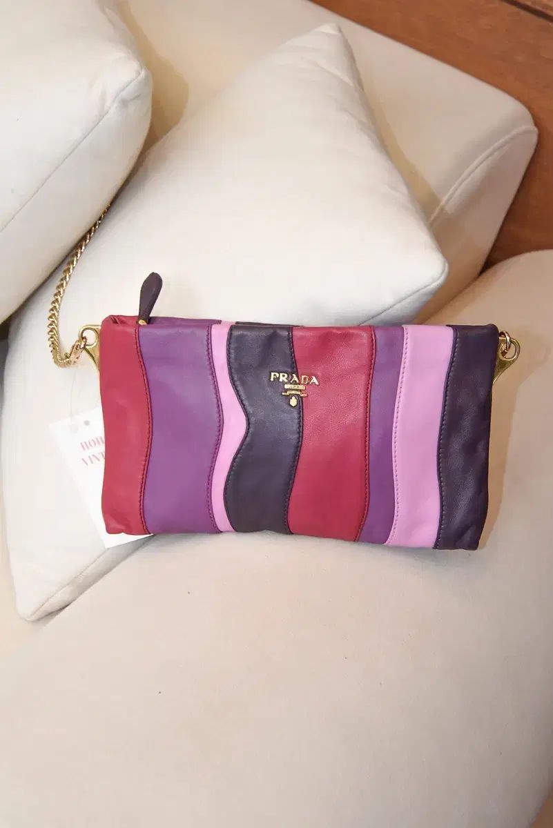 プラダ マルチカラー ナッパ ストライプ クロスバック 正規品