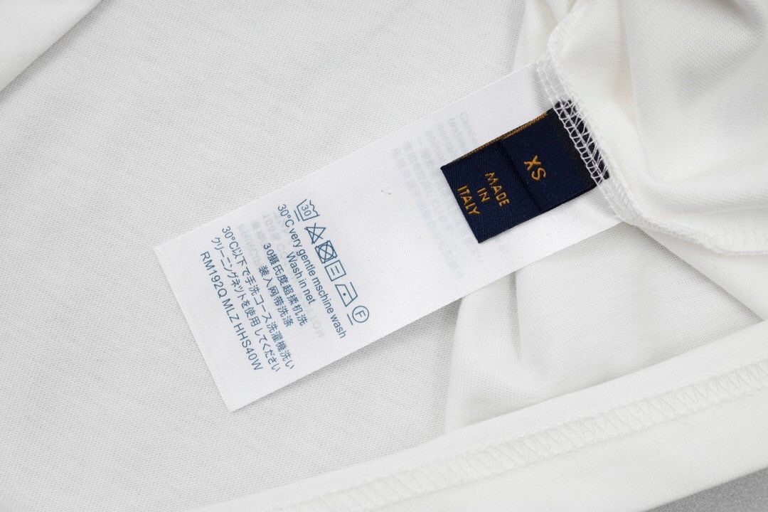 本日限定特価】Louis Vuitton スター＆テキストプリントTシャツ