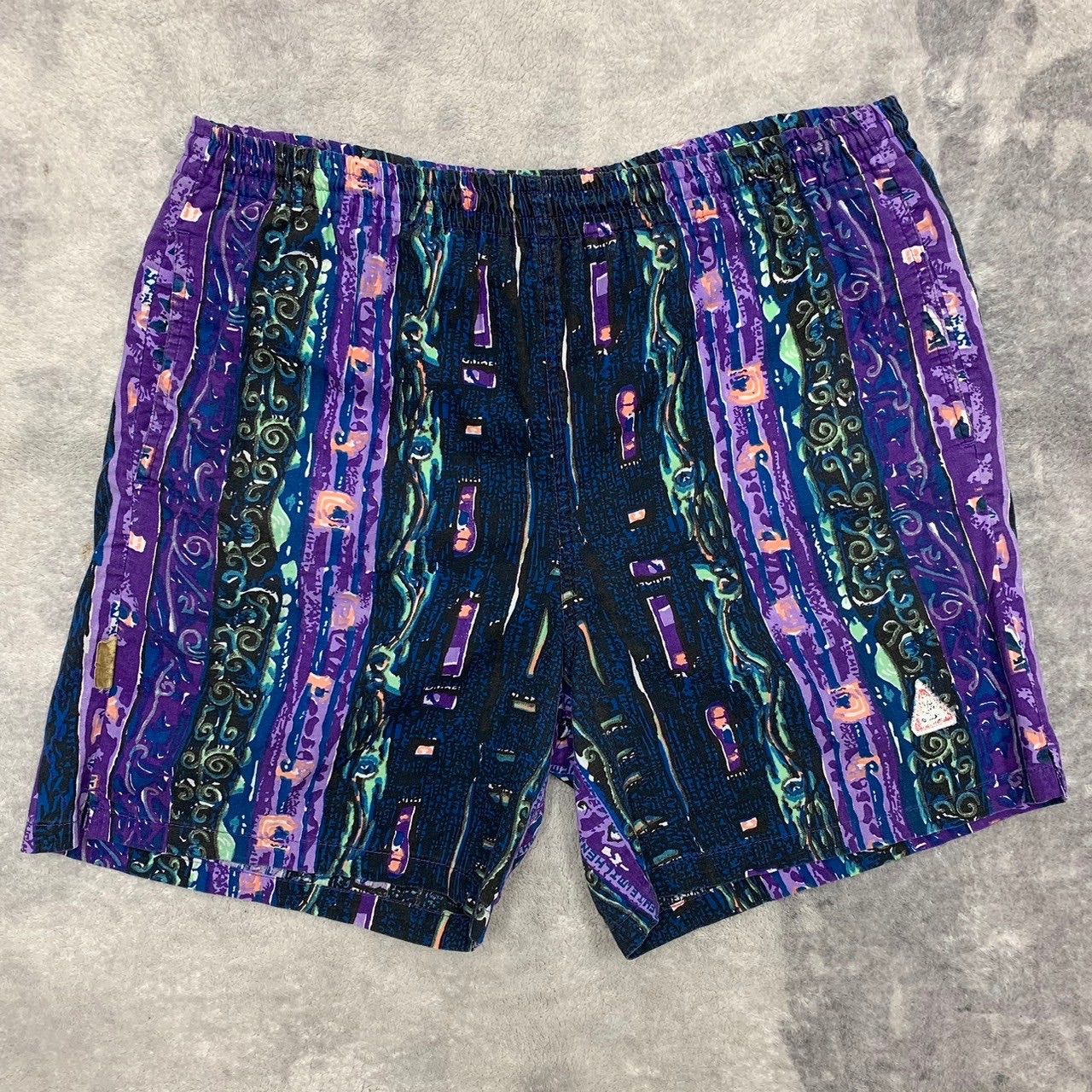 PALMWAVE ショートパンツ ハーフパンツ スイムショーツ 総柄 マルチカラー S 古着 古着屋 埼玉 ストリート オンライン 通販 アメカジ ビンテージ 2403509