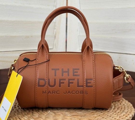 【限定値下】キタムラ　セントバーナード　ボストンバッグ　ポーチのチャームつき キタムラ セントバーナード ボストンバッグ ポーチのチャームつき