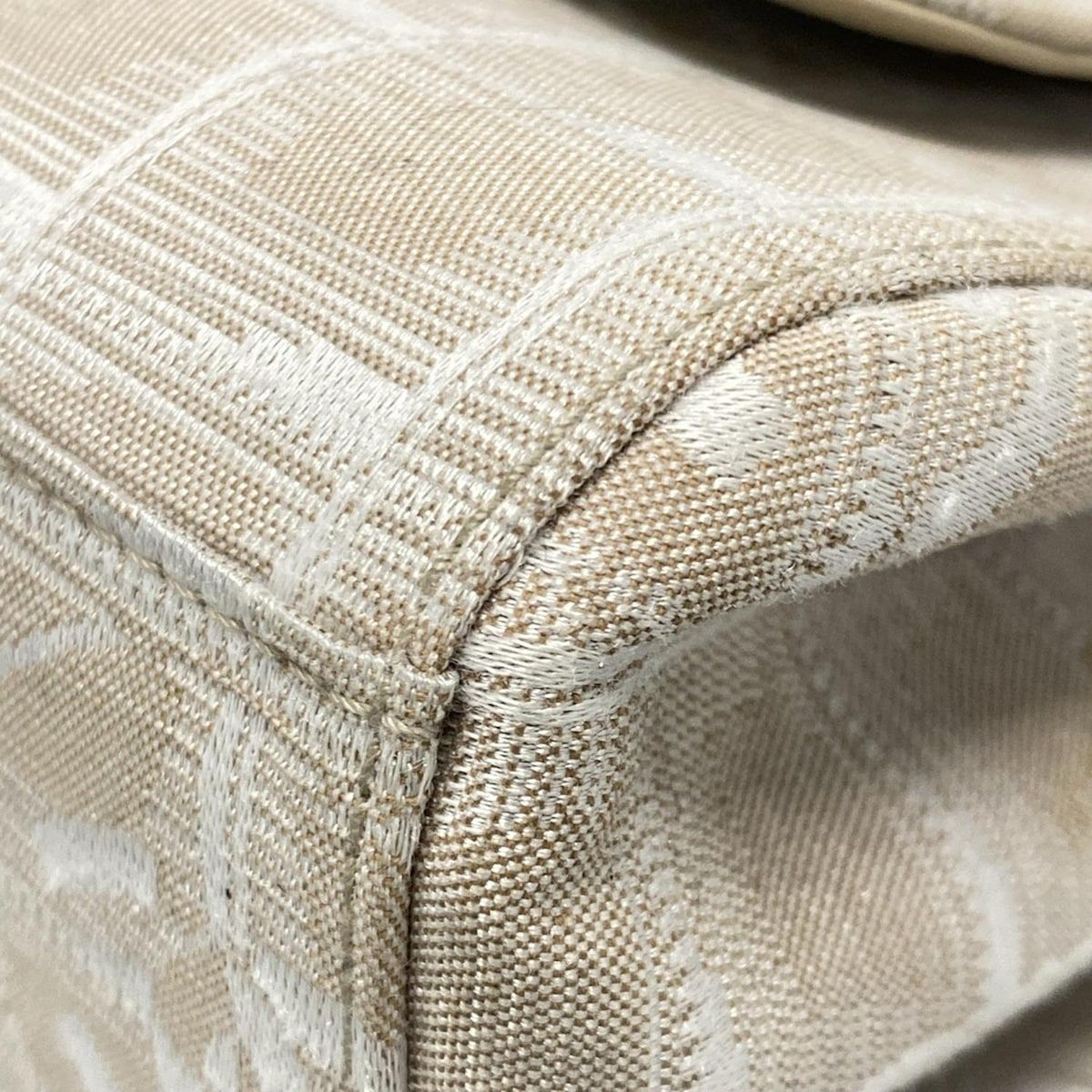 CHANEL(シャネル) ショルダーバッグ ニュートラベルライン