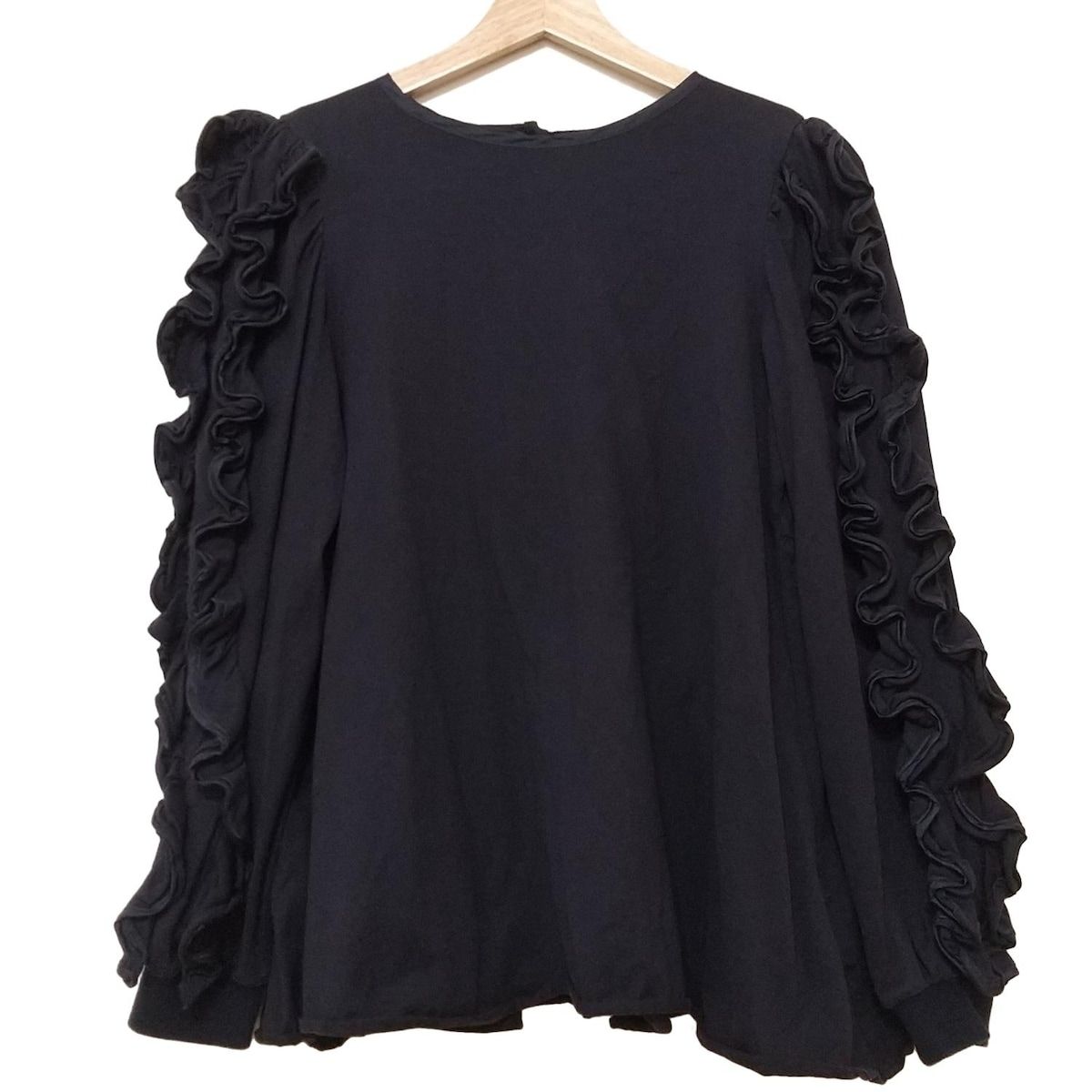 完売！ロージーモンスターフリルカットソー