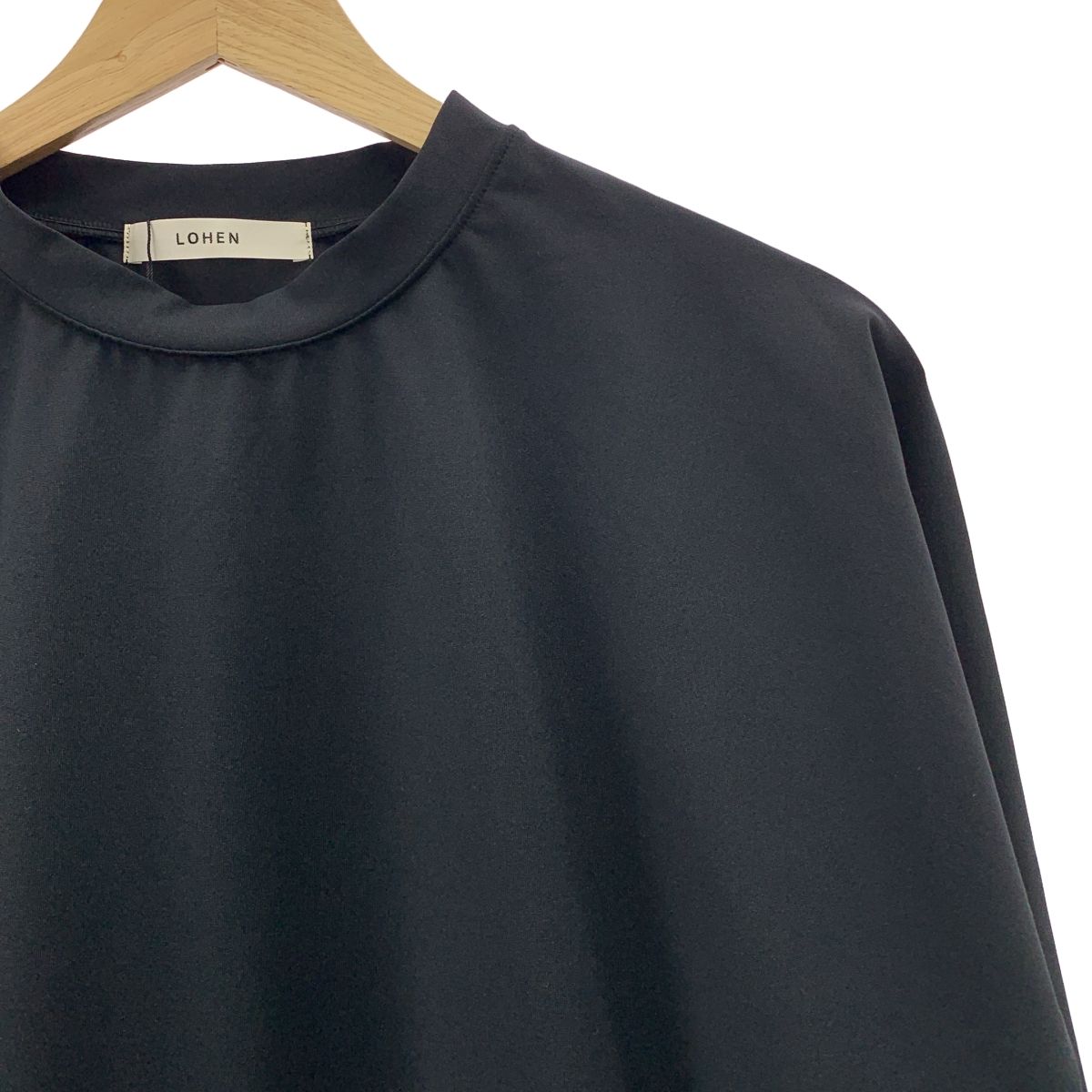 lohen ベルスリーブ ブラウス ikkです。lohen ベルスリーブブラウス