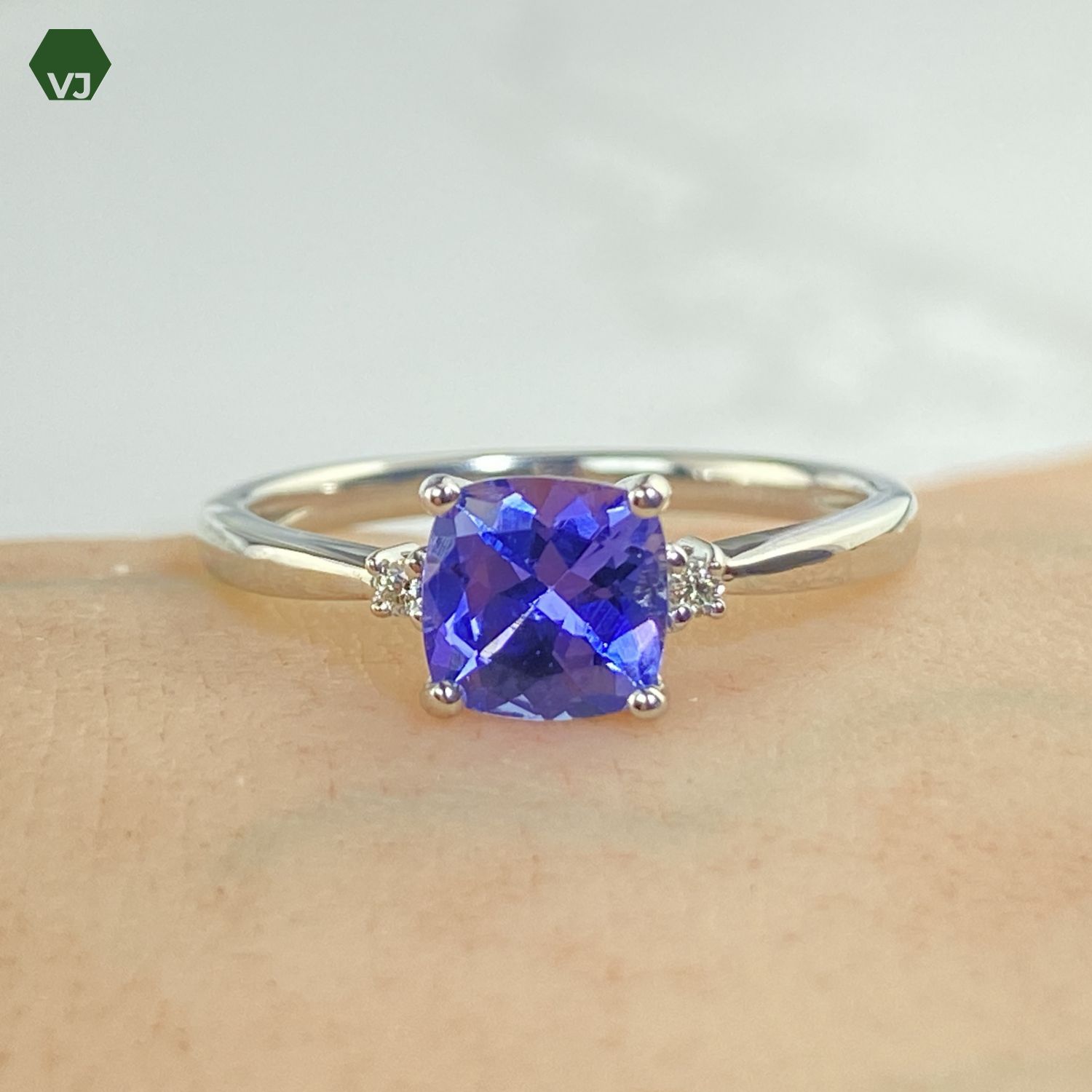 31-24 タンザナイト ダイヤモンド リング 1.00ct D0.02ct PT950 14号 By vivid-J