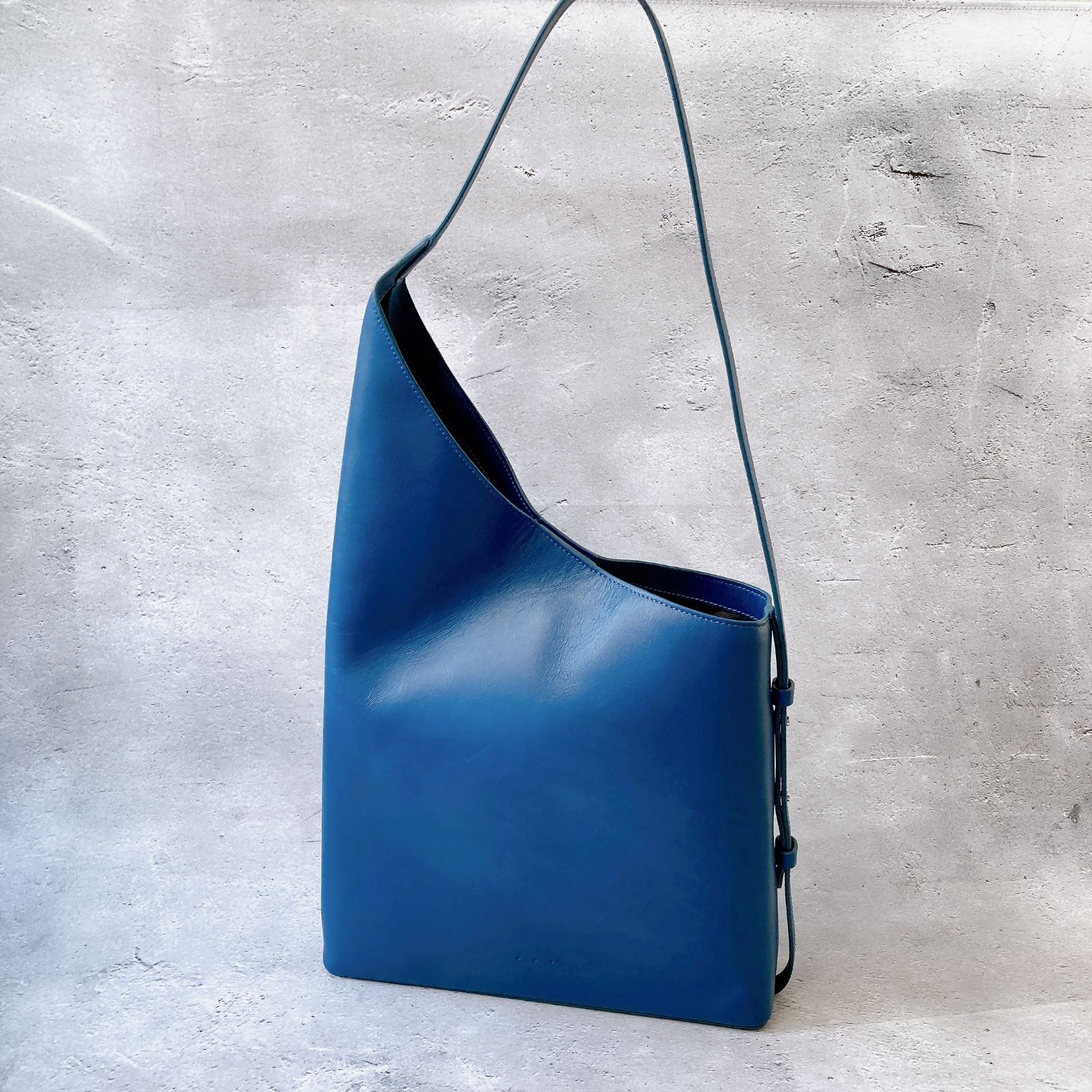 参考価格¥114,000 AESTHER EKME DEMI LUNE SHOPPER ショルダーバッグ