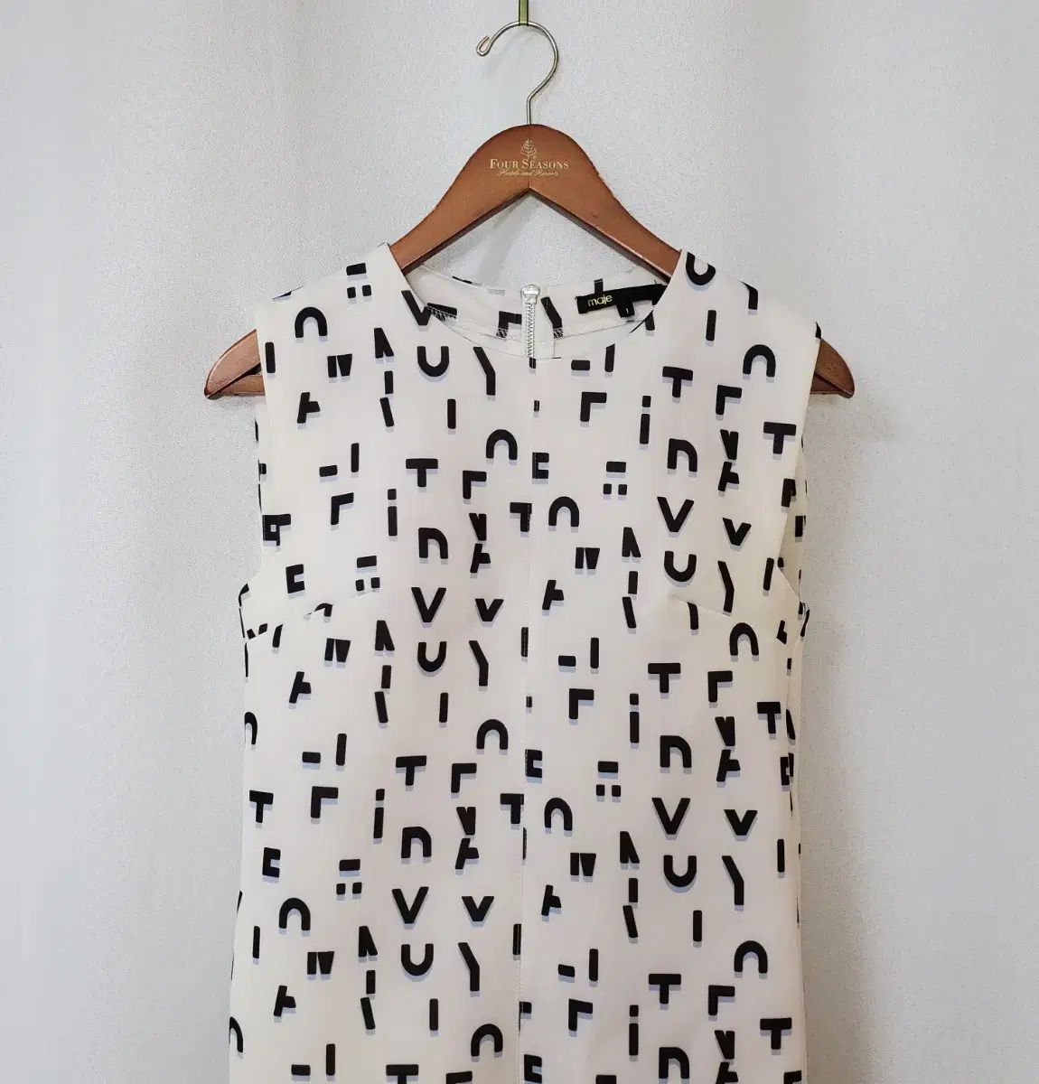 美品　maje マージュ ワンピース　白 美品 maje マージュ ワンピース 白