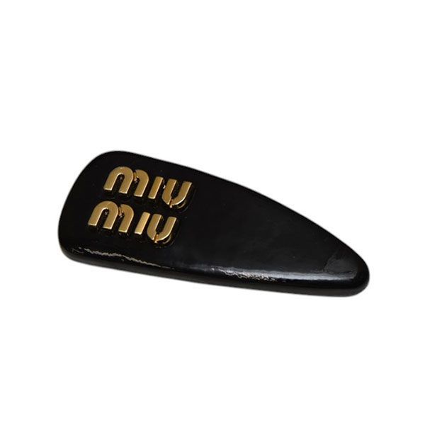 MIU MIU ミュウミュウ パテントレザー ヘアクリップ 5IF092 069